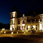 Chateau De Lastours Bed and breakfast 3*