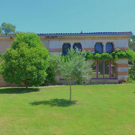 Chateau De Lastours Bed & Breakfast