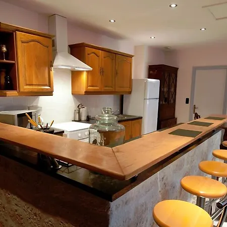 Chateau De Lastours Bed & Breakfast