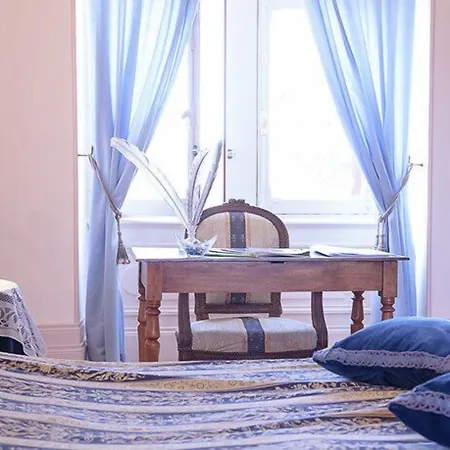 Bed & Breakfast Chateau De Lastours