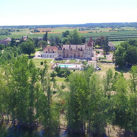 Bed & Breakfast Chateau De Lastours 3*